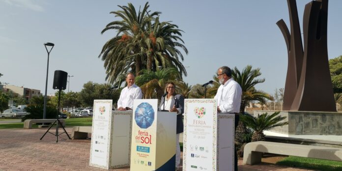 Imagen de la presentación con autoridades